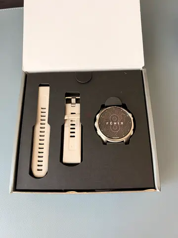 Garmin Fenix 8 AMOLED 43mm Sapphire Titanium
