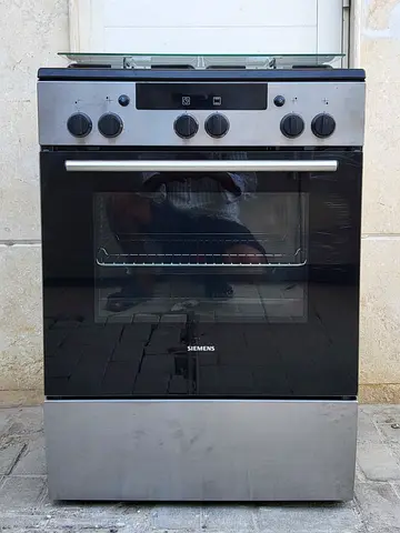 SIEMENS 60X60 cm gas cooker with 4 burners perfect working condition