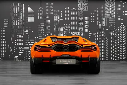 صورة 8 لـ 2024 Lamborghini REVUELTO