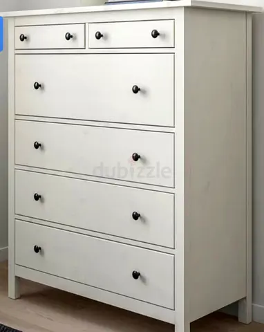 White 5-Drawer Chest of Drawers - Solid Wooden Dresser
