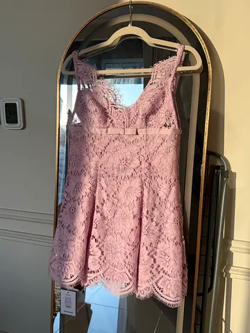 SELF PORTRAIT NEW DRESS XS SIZELight pink lace sleeveless top/dress, new with tags