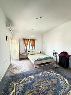 No security deposit, Family room for decent couple or 2 working ladies. Available room from 1st Nov