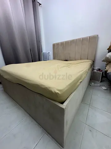 Queen size bed