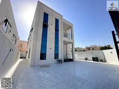 Corner villa nice shape with elevator for sale