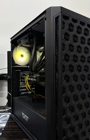 For Sale: Gaming PC + Extra Upgrade Bundle