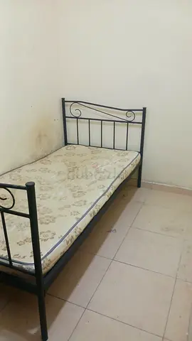 Small room for rent Al murraqabad near metro