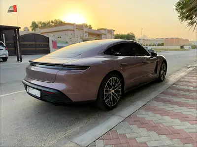 صورة 4 لـ 2025 Porsche TAYCAN