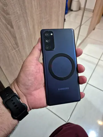 Samnmsung S20 FE 5G tdra uae version in excellent condition