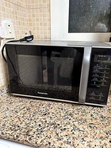 Panasonic Countertop Microwave - Good Working Condition