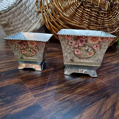 High-quality metal Flared Pots with handles - Brand New