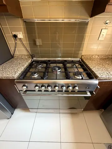 Stainless Steel 5-Burner Gas Cooker with Oven - Good Condition