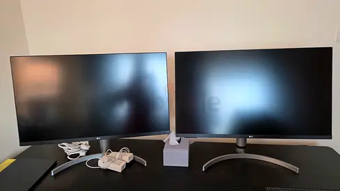 Dual LG 32UN650-W 32" 4K IPS Monitors