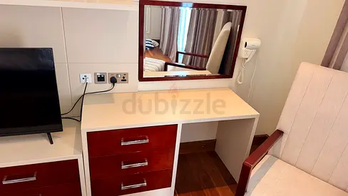 White dressing table/desk with three drawers and mirror