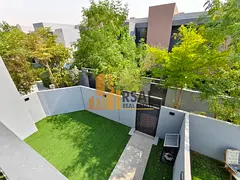 Corner End Unit Specious 3BR townhouse near to Amenities