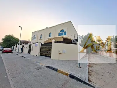 Luxury 5-BedRoom Villa Coner & sparet Majlis 2 Hall spacious Kitchen + Maid Room +Cover parking