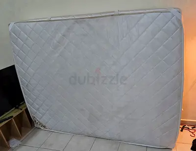 Queen size mattress Homebox 150x190x20