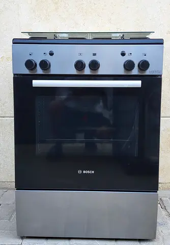 Bosch brand gas cooker 60×60 with 4 burners perfect working condition