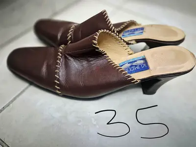 Brown leather slip-on mules with low heel, size 40