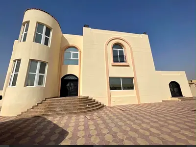 Luxury 6BR Villa with Maid’sroom in Al Suyoh Area