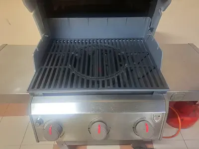 Weber Spirit II E-10 with Gas grill bunner