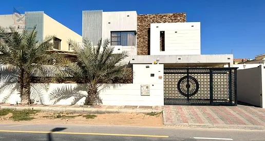 فيلا مفروشة للإيجار في الروضة 1 عجمان  شارع التلة مباشرة | 5 غرف ماستر | استخدام سكني وتجاري | 5,000 قدم²