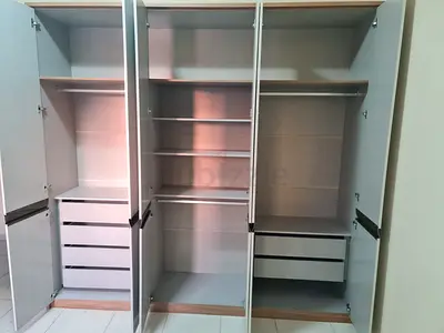 دولاب 6 أبواب مع أدراج وأرفف | 6-Door Wardrobe with Drawers