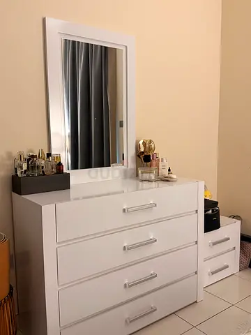 White 4-Drawer Dresser with Mirror - Good Condition