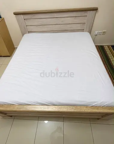 King size bed with Mattress