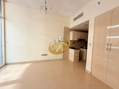 Bright Studio | Courtyard View | Unfurnished