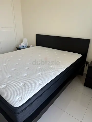Queen size mattress - excellent condition