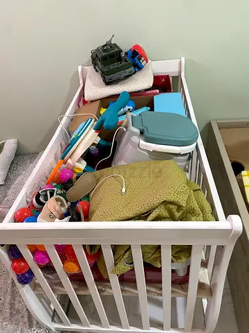 Baby cot and bed