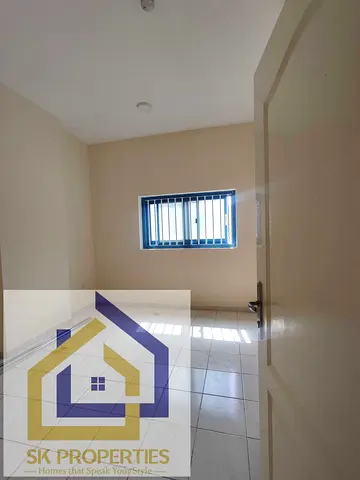 Spacious 2 BHK Apartment with 3 Washrooms, Store Room & Split AC – AED 38,000