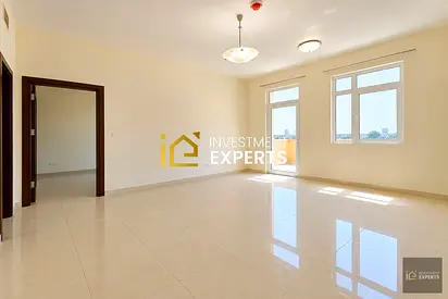 VACANT | DUPLEX | SPACIOUS LAYOUT