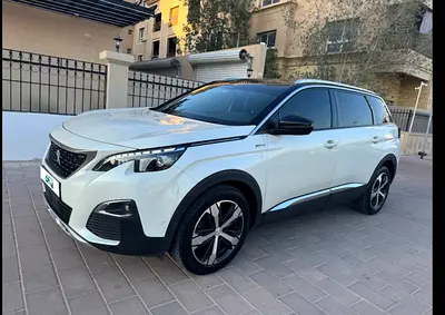 Peugeot 5008 GT Line 2018/7 Seat GCC Specs/ Perfect condition/ New Tyre/Major service done recently