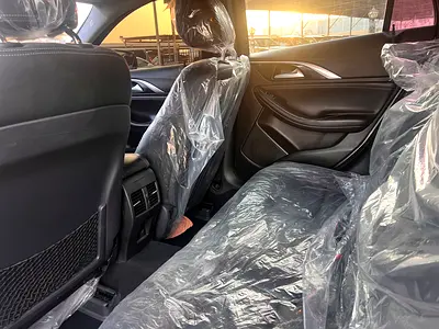 2018 Infiniti QX30 — миниатюра 15
