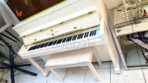 Stiner upright piano hu 110