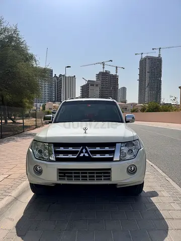 2014 Mitsubishi Pajero GLS GCC Specs