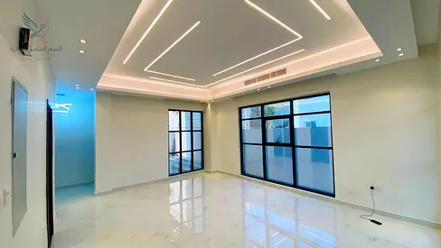عجمان الحليو 2 فيلا جديدة للإيجار السنوي 5 غرف ماستر ومجلس  تشطيبات جديده وتصميم مميز