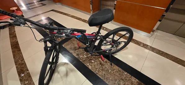 Bimotech Folding Mountain Bike – Multi-Gear / Black & Red   Needs minor repairs