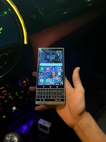 blackberry key2 android 16