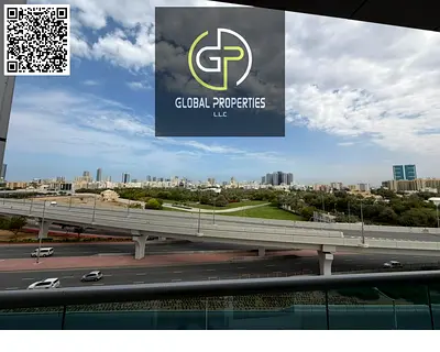 ةشقة (غرفتي نوم وصالة) للبيع في "سيتي تاور" | السعر: 475,000 درهم | دخل إيجاري: 42,000 درهم | إطلالة مفتوحة