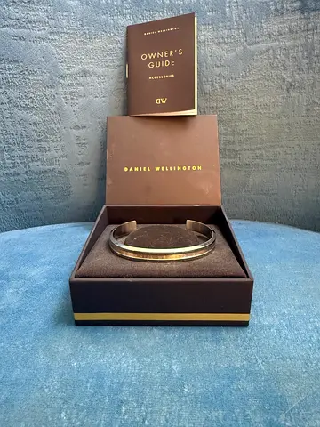 ELAN BRACELET SILVER Daniel Wellington Stainless Steel Bangle Bracelet with Box - BRAND NEW