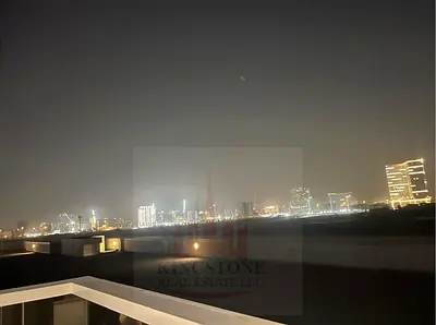 Open Skyline View with Beautiful Nighttime Scenery 1 Bedroom cum Study