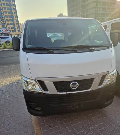 2015 Nissan URVAN — фото 1