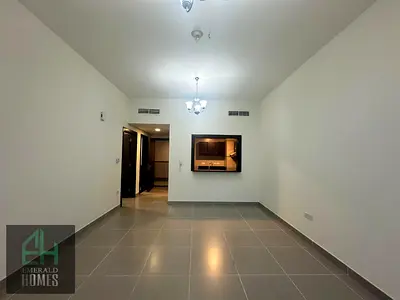 Well Maintained building| Ready to Move|Prime Location