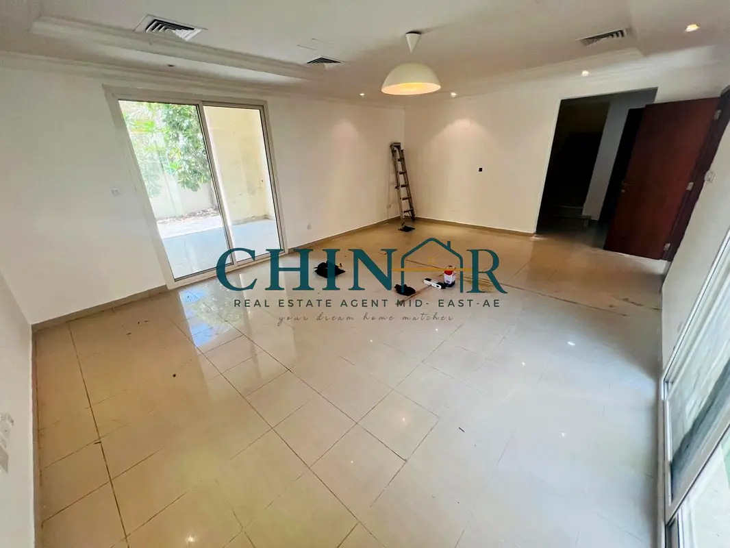 6 Bedrooms with 2 Maid-rooms | Driver-room | Store-room | Luandry-room | Yard | Parking and more