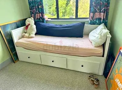 ikea hemnes daybed with 2 mattresses - great condition