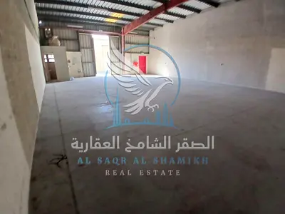 للإيجار السنوي – مستودع في الصناعية 17 – الشارقة فرصة ممتازة مساحة: 2500 قدم مربع