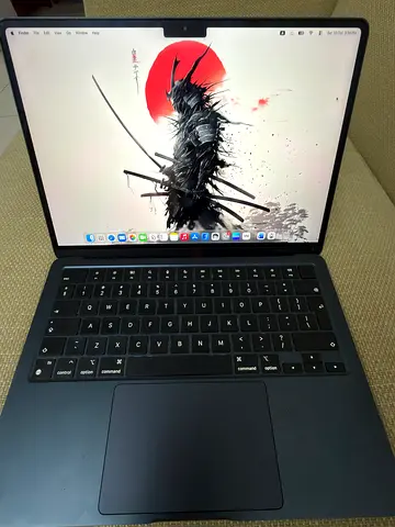 MacBook Air M2. (8/256 GB)