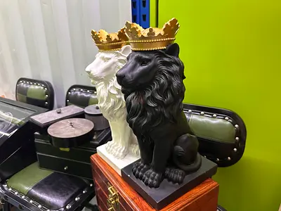 Pair of Decorative Lion Bookends with Golden Crown
